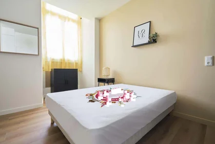 私人房间 在 9 Rue Leone Lalire, 51100 Reims, France, 10的图像1