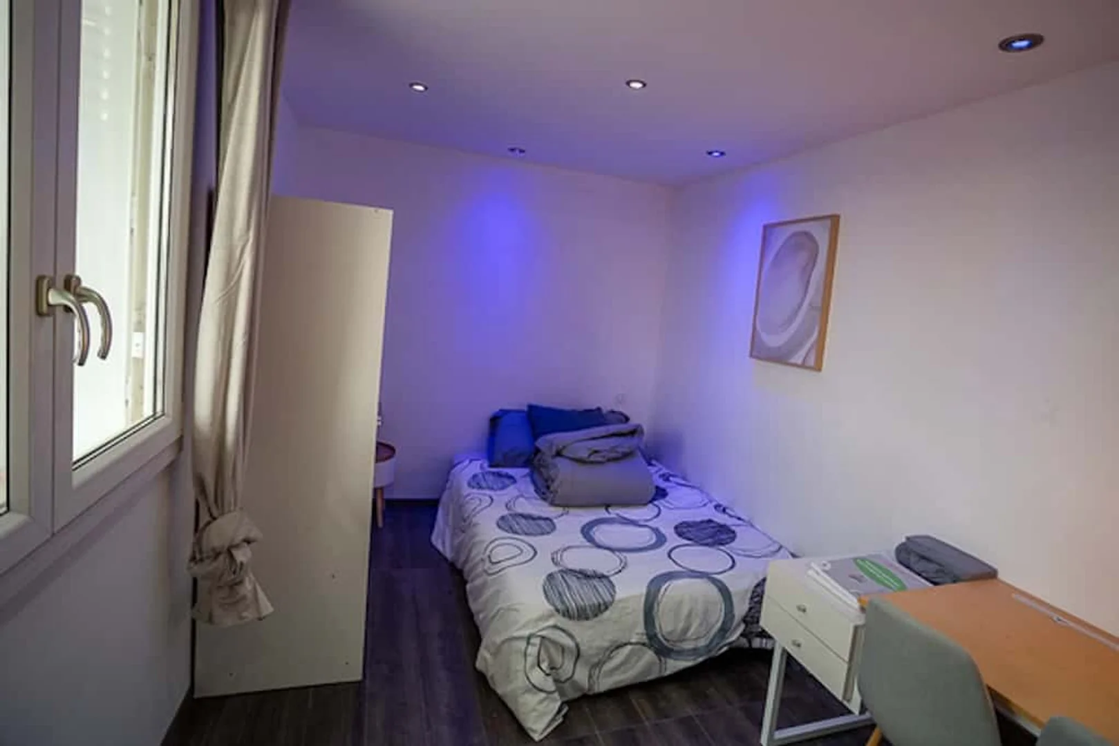 Funktionelles Studentenzimmer perfekt zum Studieren in 