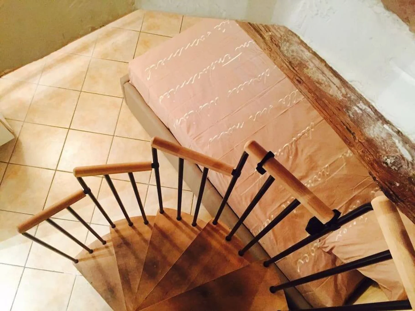 Quarto para alugar em apartamento de estudantes em , totalmente mobilado