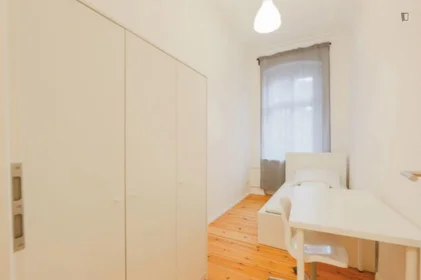 Private room at Kottbusser Damm, image 1 of 10