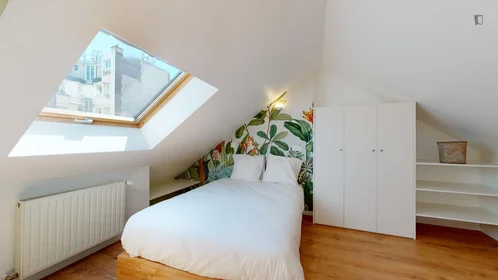 Privatzimmer in der rue des rosiers, bild 1 von 10