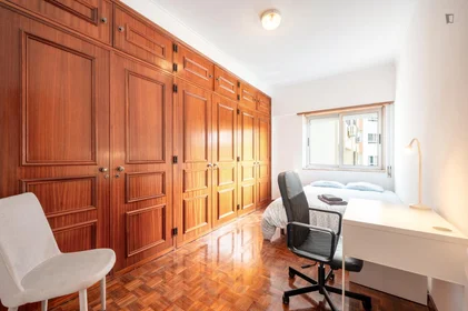 Privatzimmer in der Largo Casal Vistoso, bild 1 von 9