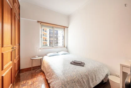 Privatzimmer in der Largo Casal Vistoso, bild 3 von 9