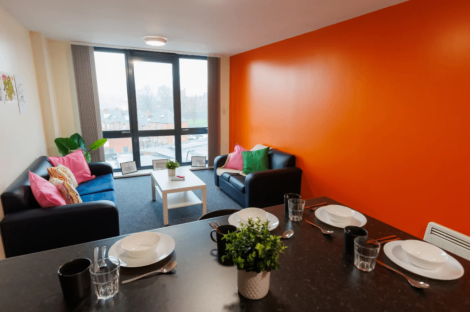 Funktionelles Studentenzimmer perfekt zum Studieren in