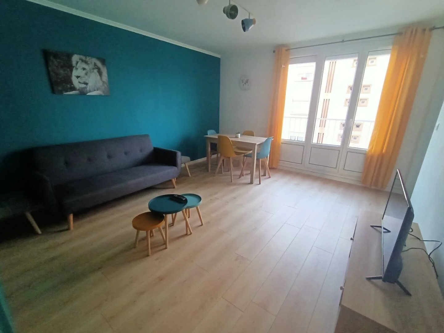 Confortevole e spaziosa stanza per studenti in 