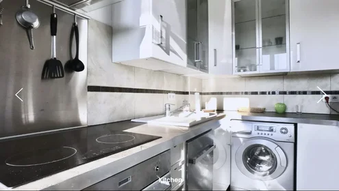 Evin tamamı konumu Avenue de Saint-Ouen, 8, 7 11 görüntüsü