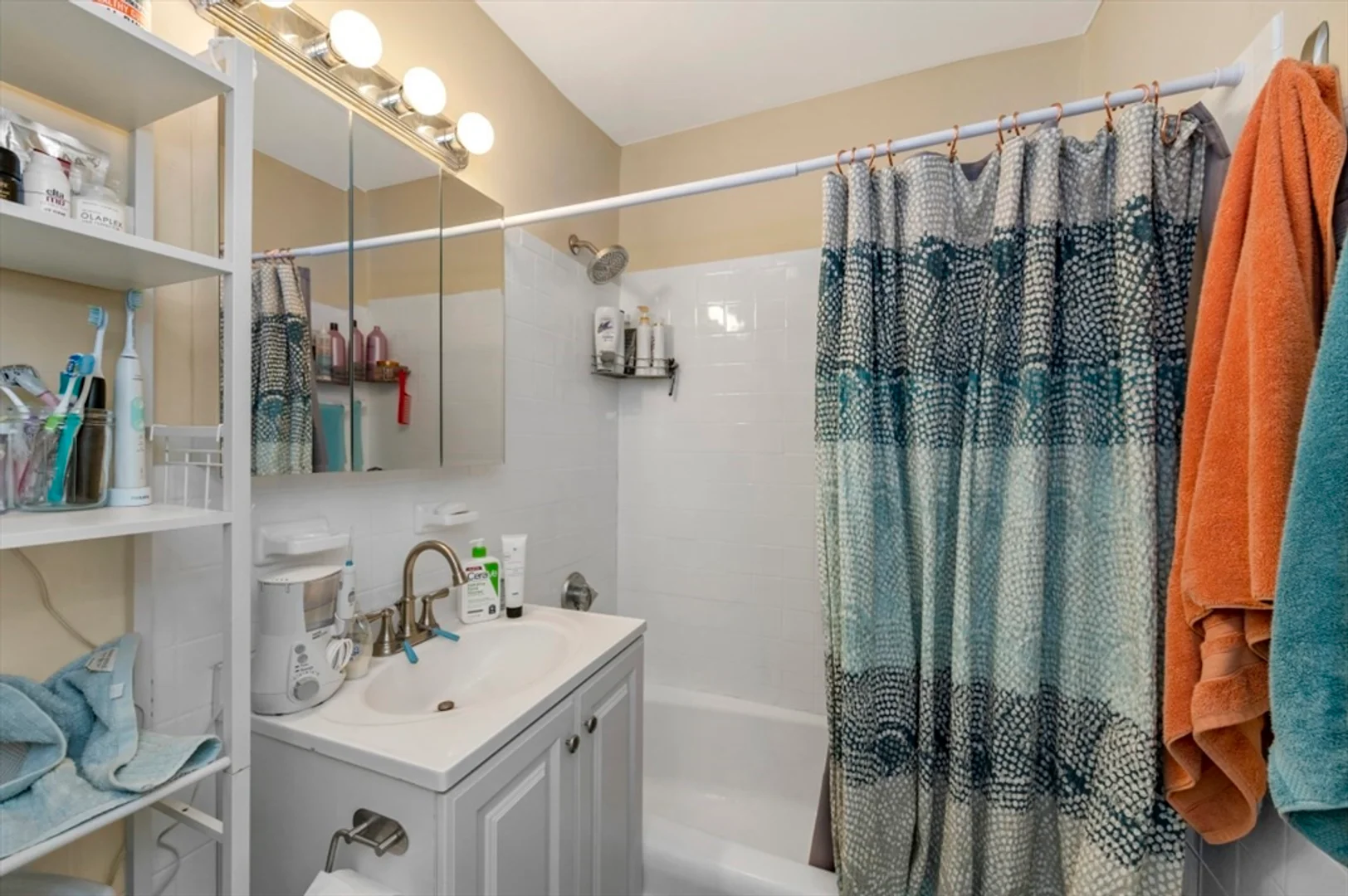 71, Oxford Ave., Unit 6, Cambridge, Cambridge, MA, 02138