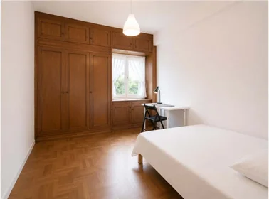 Private room at Travessa do Possolo 13, 1350-177 Lisboa, Portogallo, image 2 of 15