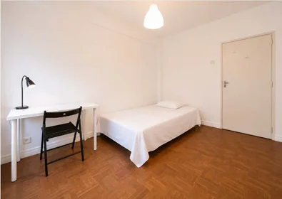 Private room at Travessa do Possolo 13, 1350-177 Lisboa, Portogallo, image 3 of 15
