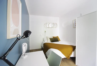 Chambre à louer avec lit double Grenoble