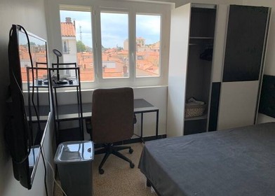Quarto para alugar num apartamento partilhado em Perpignan