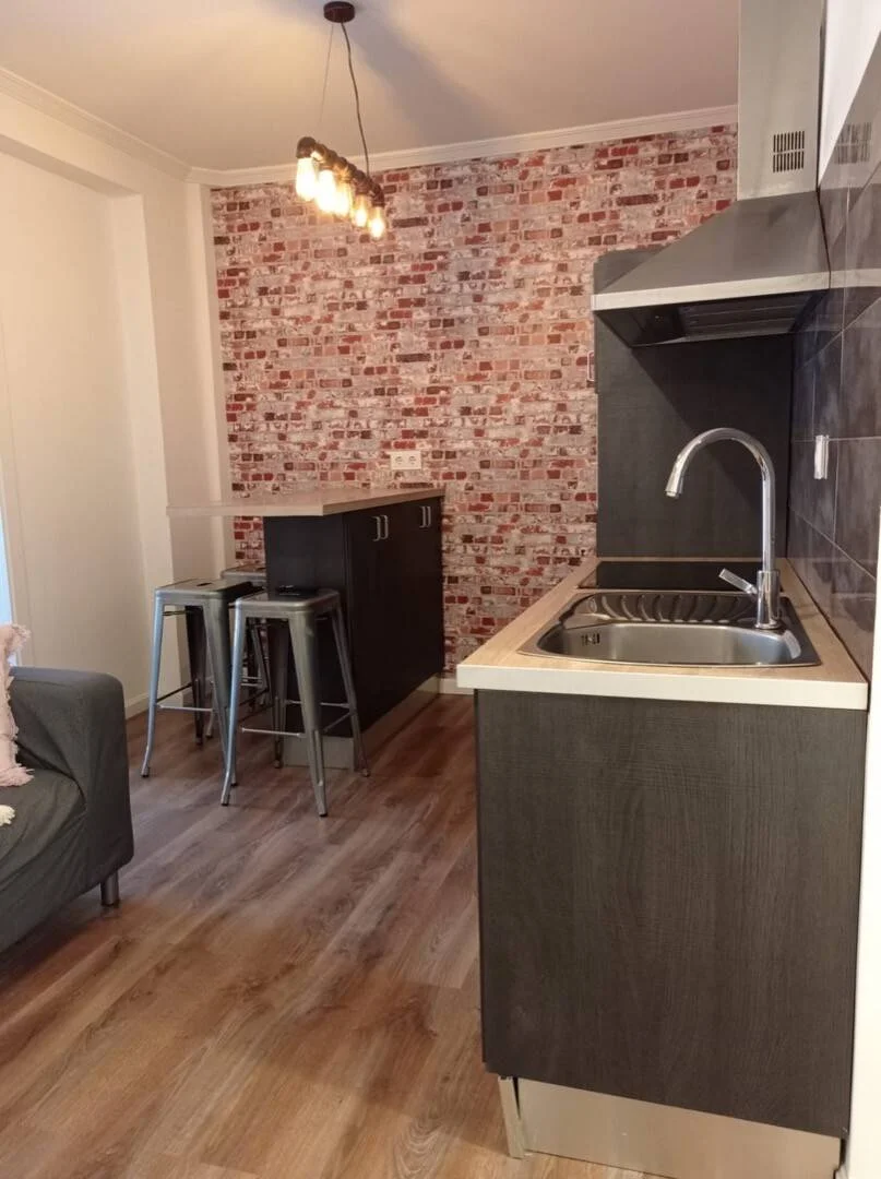 Quarto para alugar em apartamento de estudantes em , totalmente mobilado