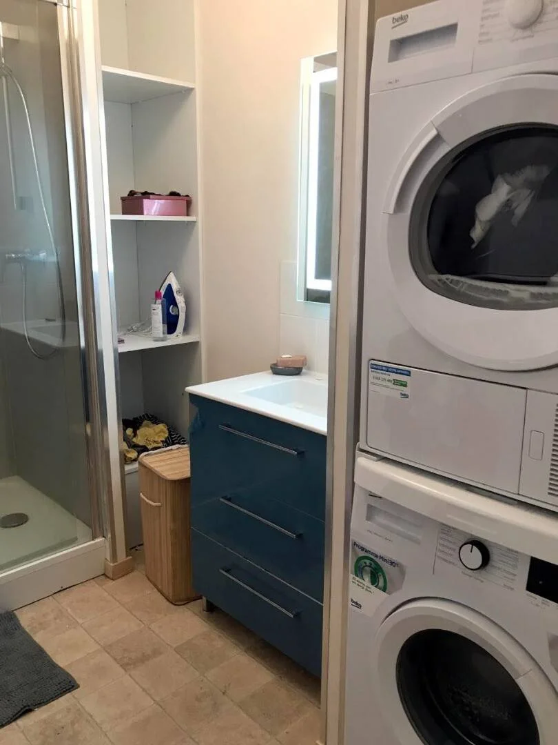 Zimmer in Studentenwohnung in  zu vermieten, voll möbliert