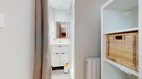 Chambre privée à 95 Emile Decorps, image 19 de 20