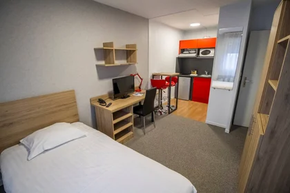 Chambre privée en résidence à Reims, 51100, image 1 de 12