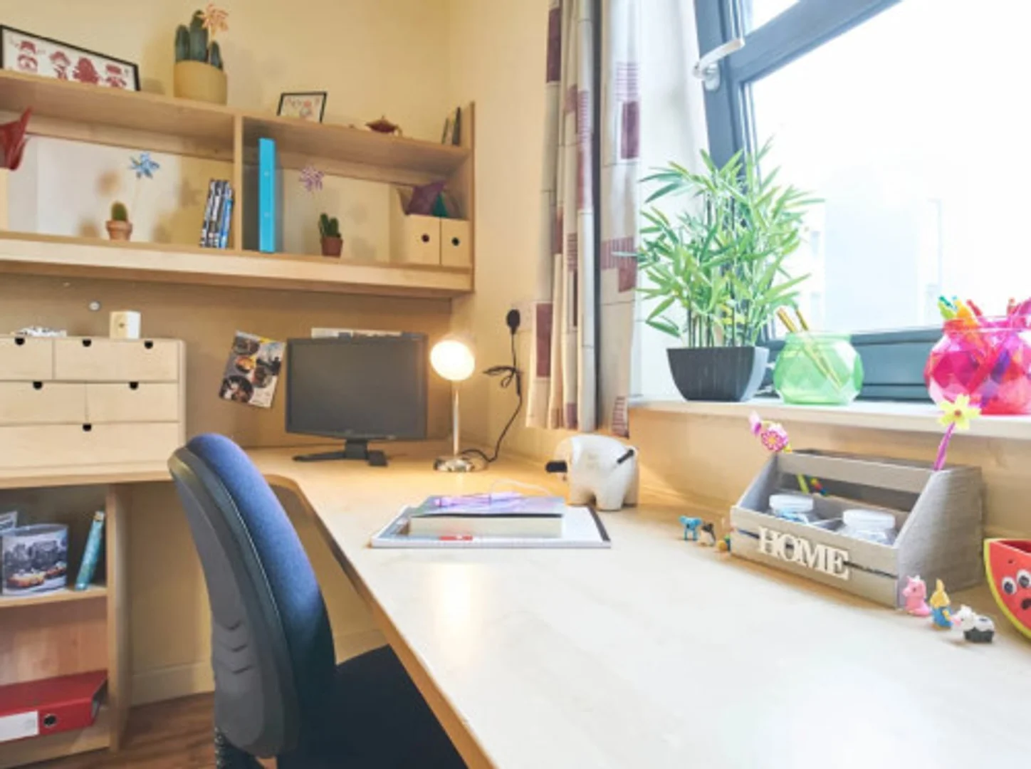 Habitación estudiantil económica con ubicación conveniente en 