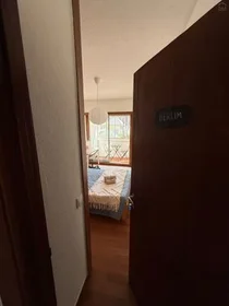 Habitación privada en Campo Pequeno - Avenida Óscar Monteiro Torres, 20, imagen 23 de 26
