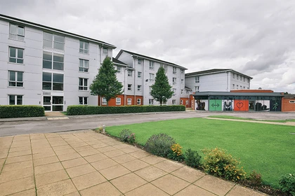 Quarto para alugar ao mês em Salford