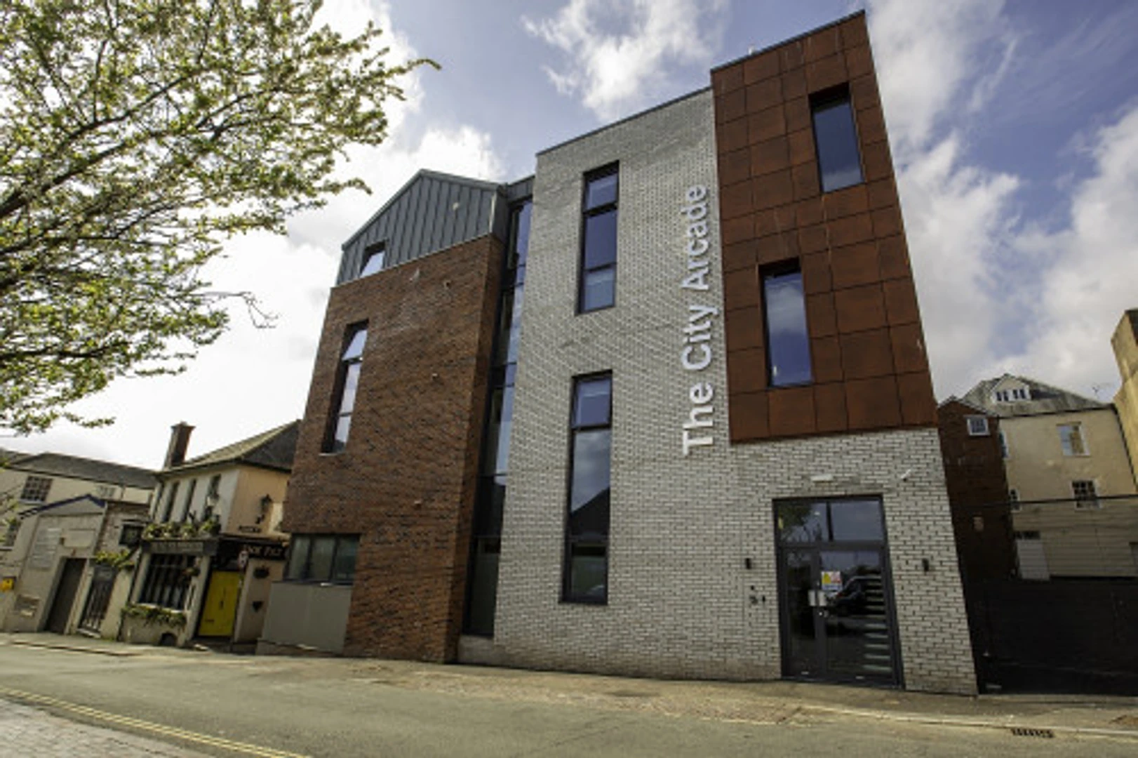 Student-friendly room in  with modern amenities