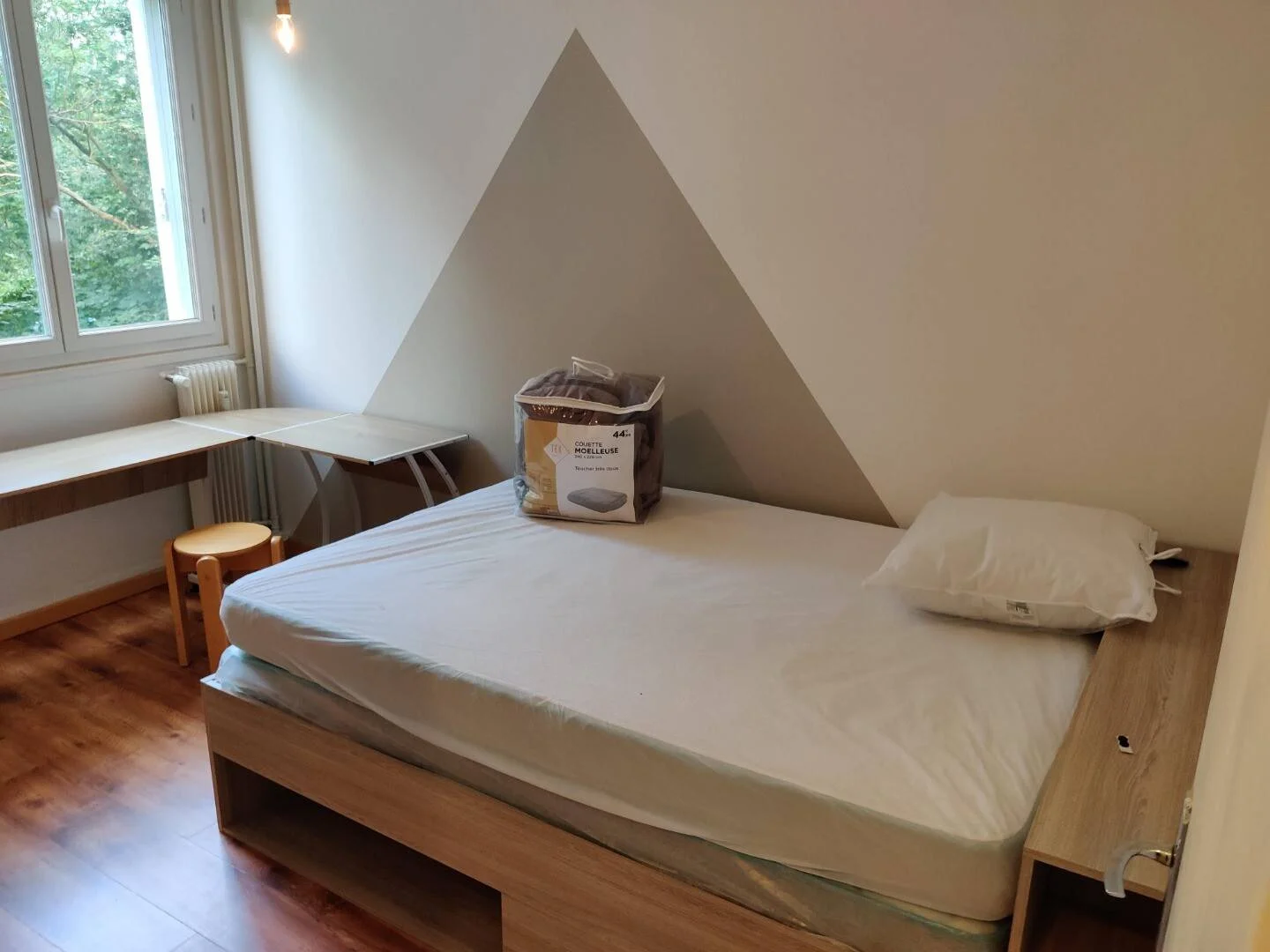 Zimmer in Studentenwohnung in  zu vermieten, voll möbliert