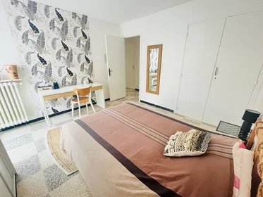 Família em Toulon, 83000, imagem 2 de 5