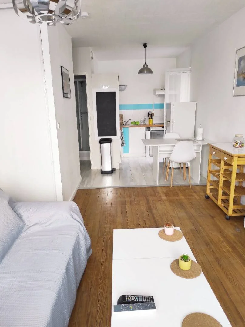 Comfortable and spacious student room in 