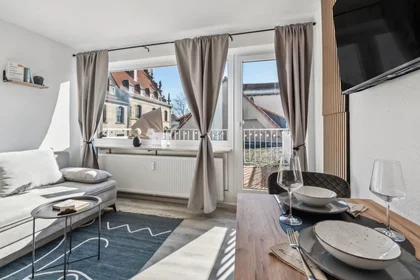 Dairenin tamamı konumu Scharrnstraße, Innenstadt, 8 10 görüntüsü