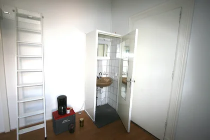 Private room at Jozef Israelsstraat, image 1 of 4