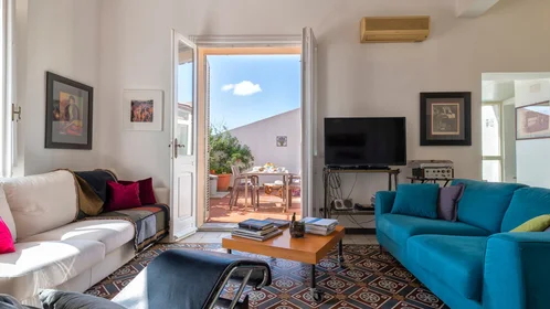 Quarto privado em Via Cagliari, 13, imagem 1 de 10