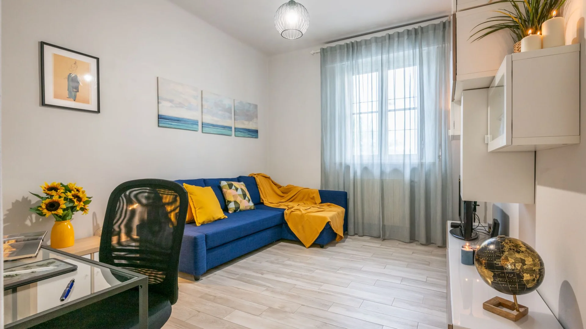 Quarto de estudante em  com área de estudo e instalações partilhadas