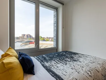 Habitación privada en residencia en 78 Rolls Rd, London SE1 5DU, United Kingdom, imagen 7 de 33