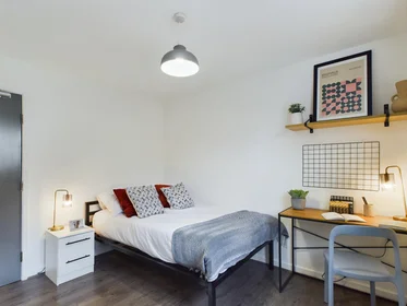 Toda a acomodação em Clint Road West, L7 5DB, 2, Flat 4, Windsor House, Liverpool, GB, imagem 1 de 10