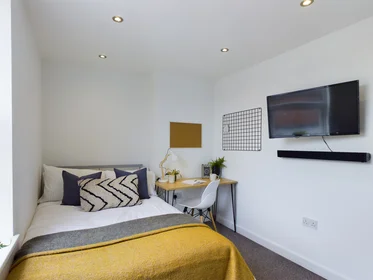 Private room at 328 Upper Parliament St, Liverpool L8 7QL, UK, image 1 of 10
