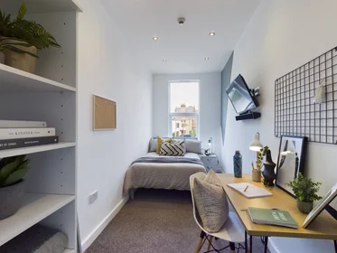 Private room at 328 Upper Parliament St, Liverpool L8 7QL, UK, image 1 of 10