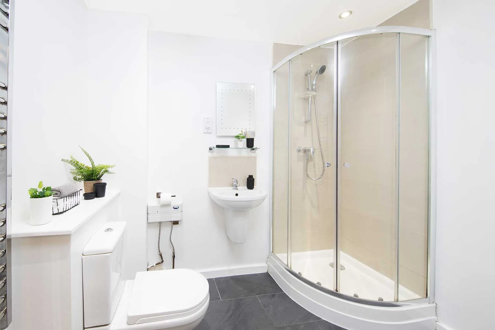 Compact studio apartment ideal for students in 