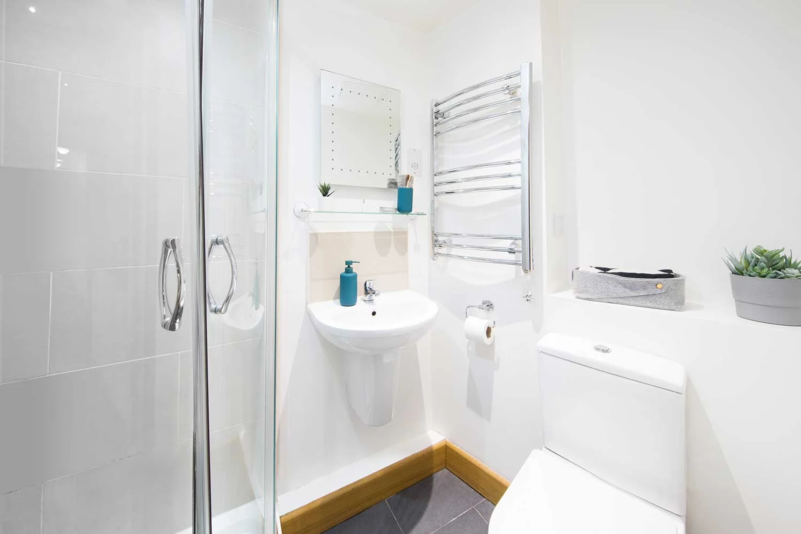 Modern student studio with complete amenities in 