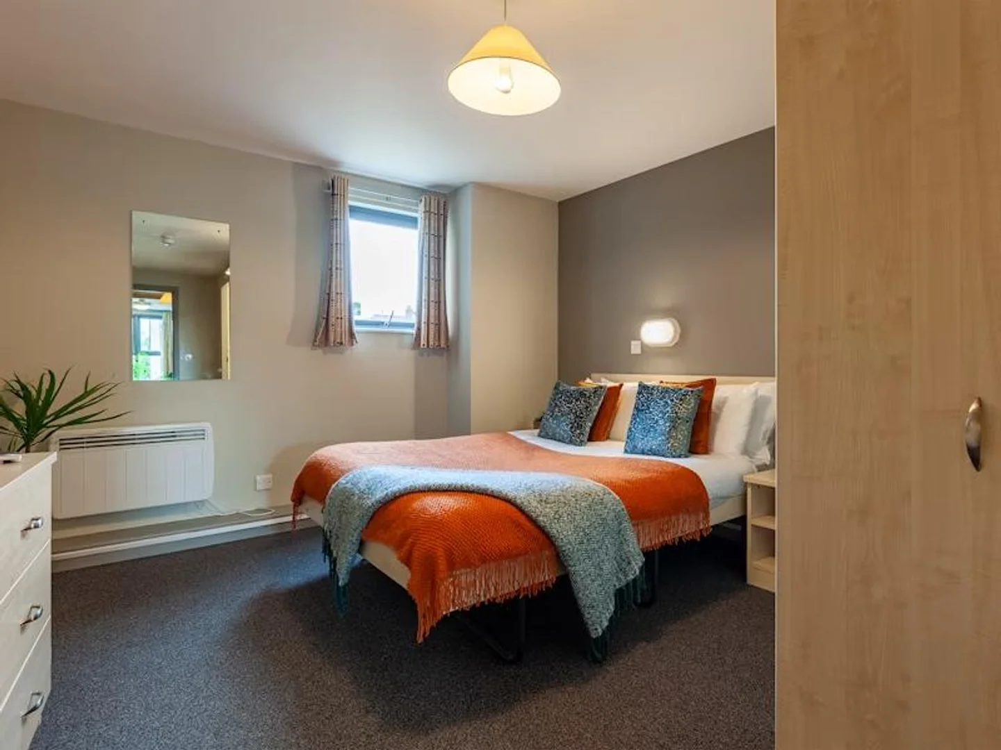 Compact studio apartment ideal for students in 