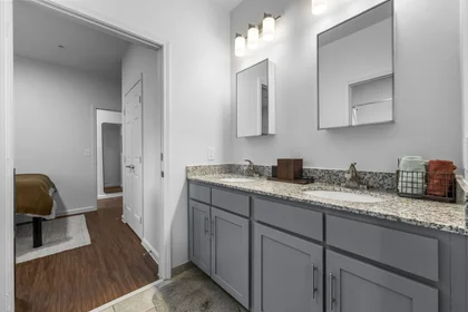 Gesamte Unterkunft im Wohnheim in der 2401 Longview St, Austin, TX 78705, United States, bild 48 von 49