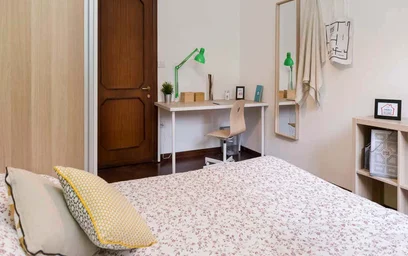 Chambre privée à Viale Giovanni Vicini, 20, 40134 Bologna BO, Italy, image 3 de 32
