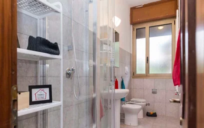Chambre privée à Viale Giovanni Vicini, 20, 40134 Bologna BO, Italy, image 28 de 32