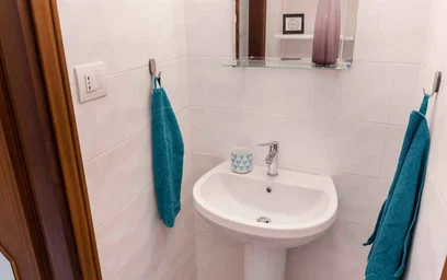 Chambre privée à Viale Giovanni Vicini, 20, 40134 Bologna BO, Italy, image 29 de 32