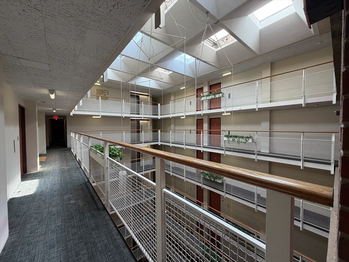 29, Concord Ave., Unit 706, Harvard Square, Cambridge, MA, 02138