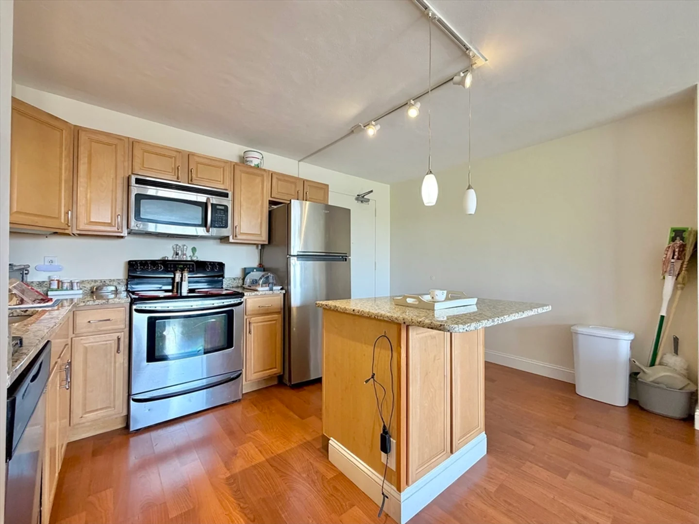 29, Concord Ave., Unit 706, Harvard Square, Cambridge, MA, 02138