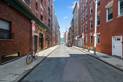 Studio in der 16, Henchman St., Unit 3R, North End, Boston, MA, 02113, bild 1 von 10