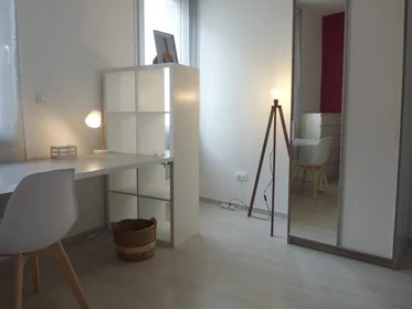 Özel oda konumu Avignon, 84000, 37 48 görüntüsü
