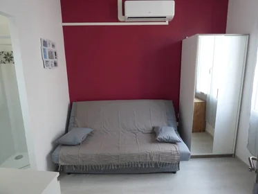 Özel oda konumu Avignon, 84000, 5 48 görüntüsü