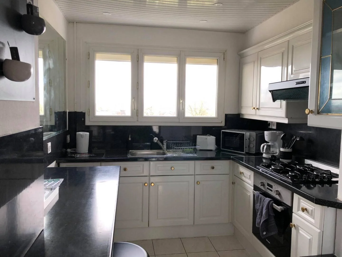 'de öğrenci dairesinde, tamamen mobilyalı kiralık oda