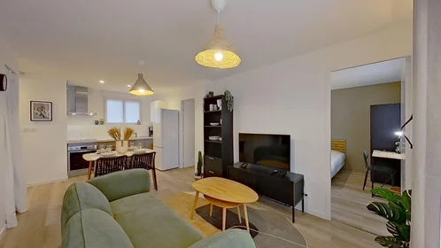 Habitación privada en 12 boulevard du commandant mouchotte, imagen 1 de 10