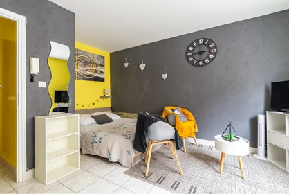 Private room at 23 Rue des Trois Forgerons, image 1 of 8