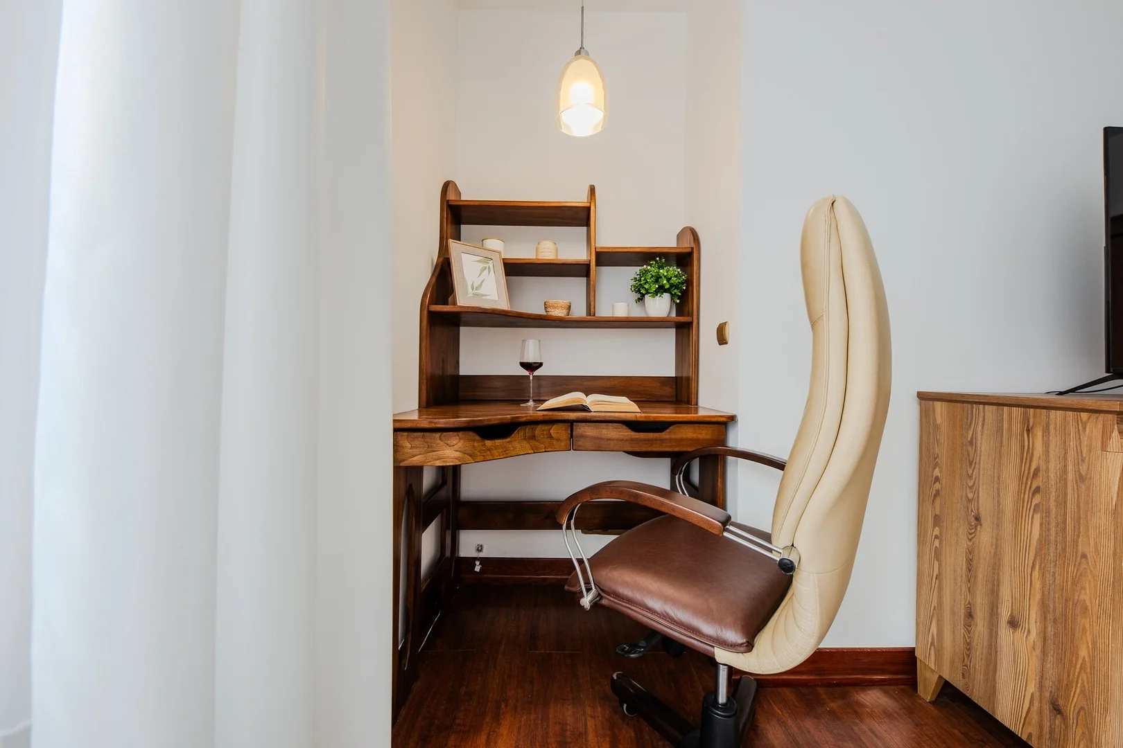 Quarto de estudante económico com localização conveniente em 